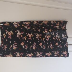NWOT Rewind Floral Skirt Sz S